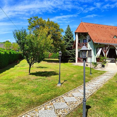 Ferienwohnung Balaton Garden Balatongyörök Exterior foto