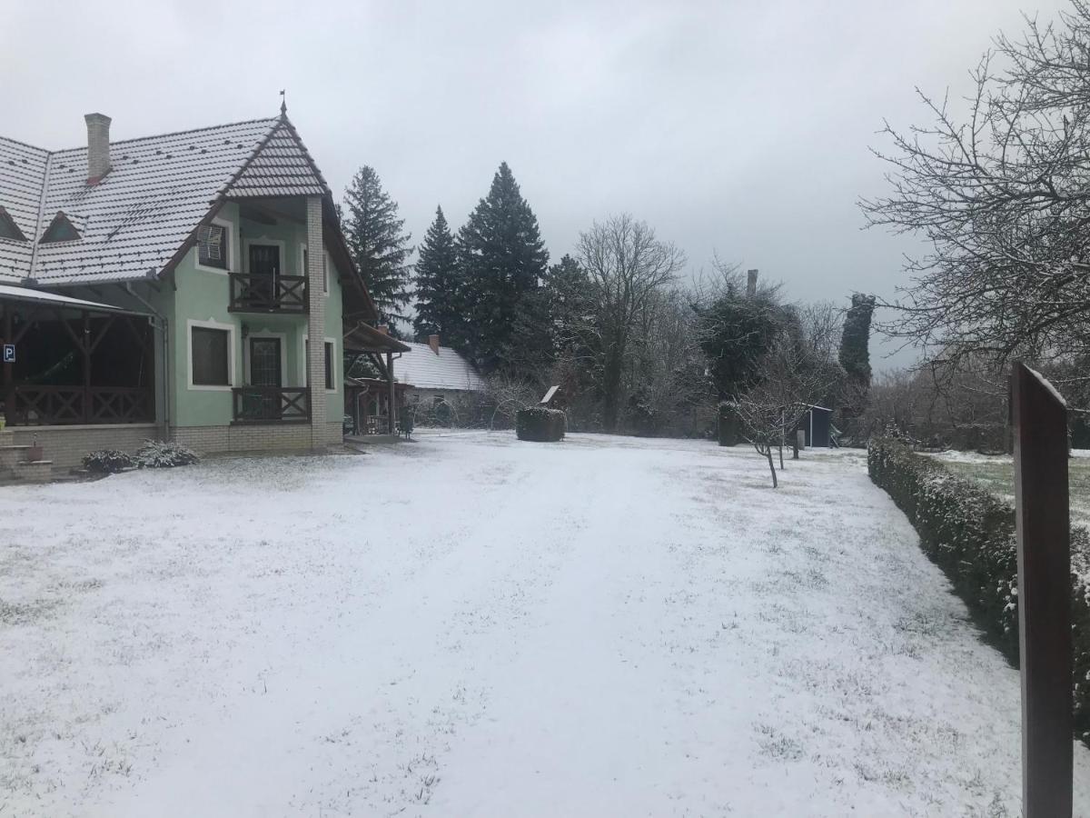 Ferienwohnung Balaton Garden Balatongyörök Exterior foto